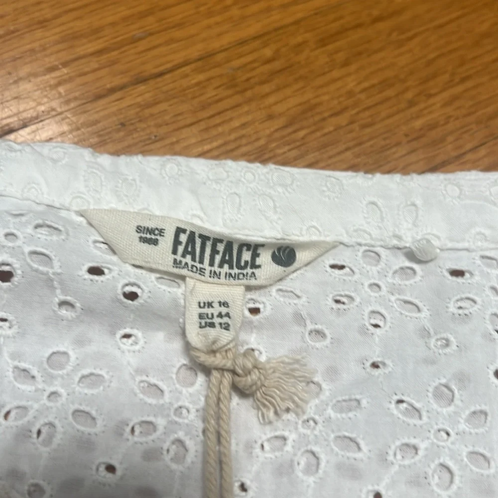 NWT Fat Face White Eyelet Blouse size US 12. New but light makeup on collar - Picture 3 of 6